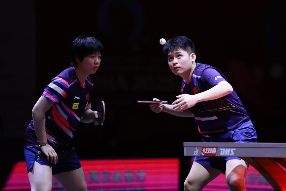 [图]林诗栋/蒯曼3-0击败对手 晋级世乒赛混双32强