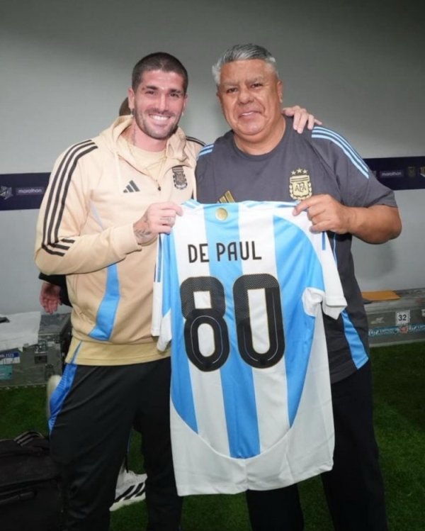 斩获4冠！德保罗为阿根廷出战80场赛事  ，获赠纪念运动活动    服