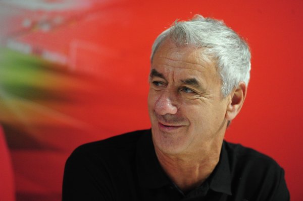 利物浦官方：伊恩-拉什等4人为利物浦vs切尔西传奇赛指导教练员组成员