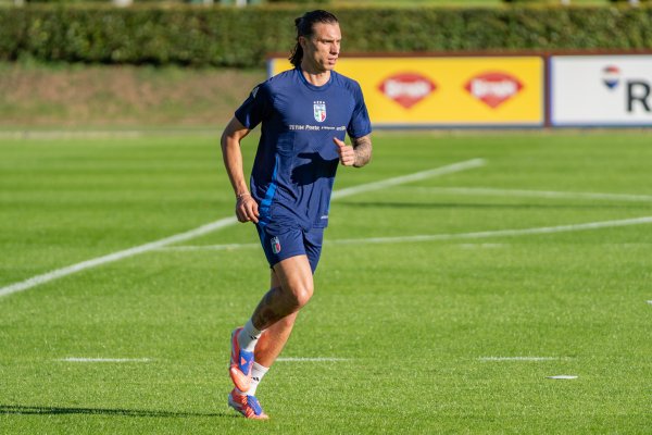 卡拉菲奥里：无法想象意大利再错过世界杯赛  ，尽一切努力让这不发生