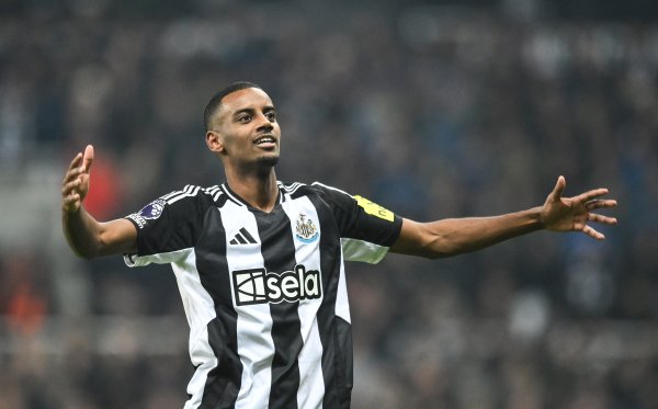 名宿：不签伊萨克利物浦无法赢得职业联赛   签中卫绝对是红军当务之急