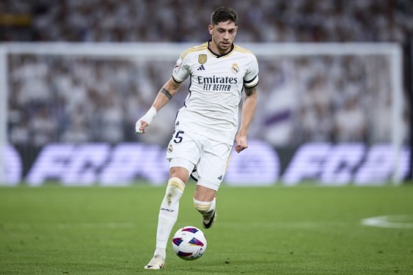 TA：巴尔韦德从未与阿隆索发生争执，也从未要求踢特定位置