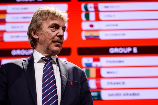 博涅克：希望罗马能冲击欧冠席位 我们需等待迪巴拉复健    竞技状态