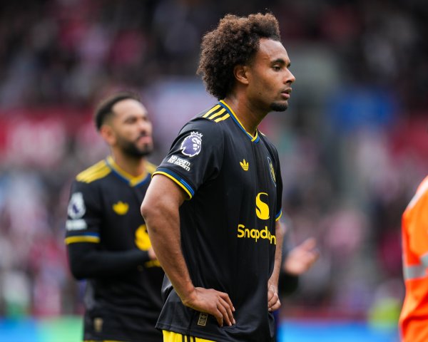 失意！24岁齐尔克泽8场0杆位国家队无望，4250万加盟曼联枯坐板凳